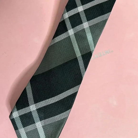 Kenneth Cole Reaction Green Plaid Tie - Picture 4 of 6